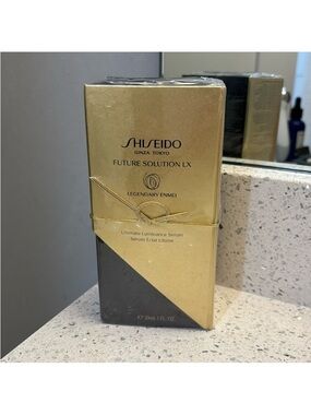 Shiseido Future Solution LX Legendary Enmei Ultimate Luminance Serum 1 oz.